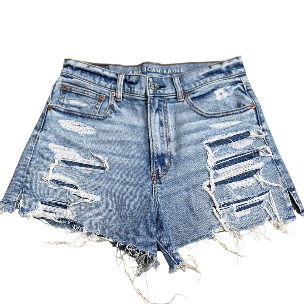 American Eagle Highest Rise 90s Boyfriend‎ Shorts Womens Size 6 
Light Wash